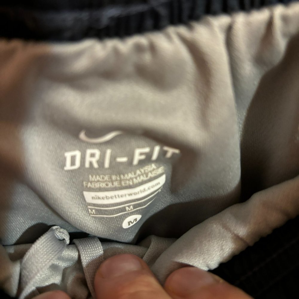Nike Dri-Fit Athletic Running Shorts Black with Dark Blue Stripes Size Medium - Picture 12 of 12